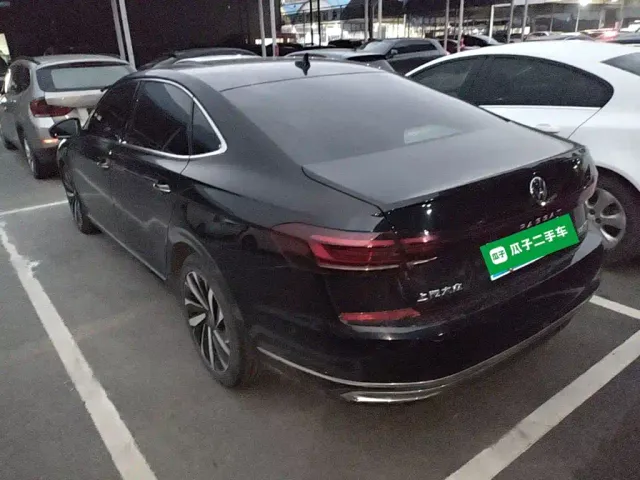 Volkswagen Passat — Фото автомобиля 4