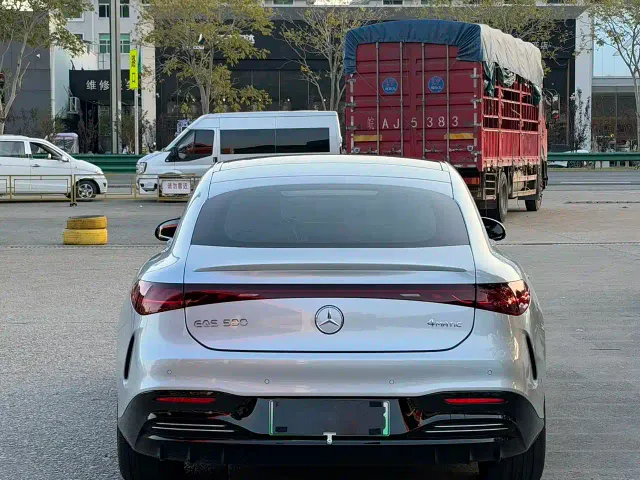 Mercedes-Benz EQS — Фото автомобиля 5