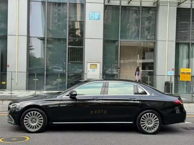 Mercedes-Benz E-Class — Фото автомобиля 8