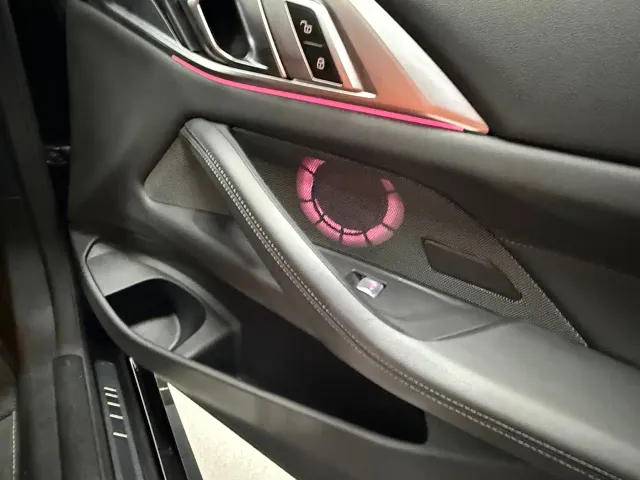 BMW M4 — Фото автомобиля 16