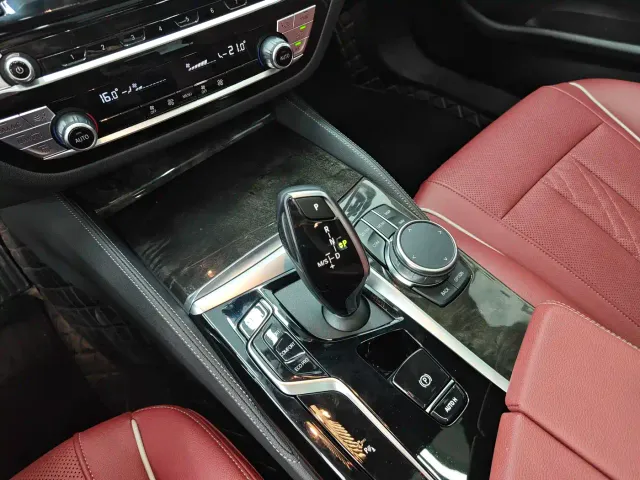 BMW 5 Series — Фото автомобиля 8