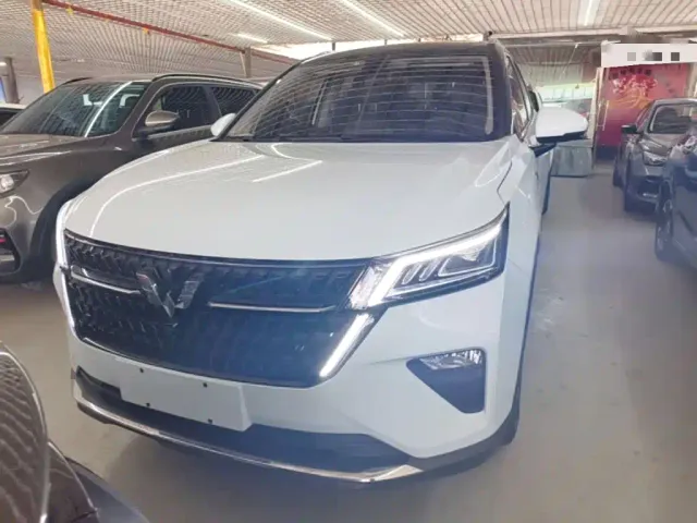 Wuling Asta — Фото автомобиля 2