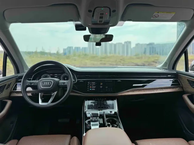 Audi Q7 — Фото автомобиля 9