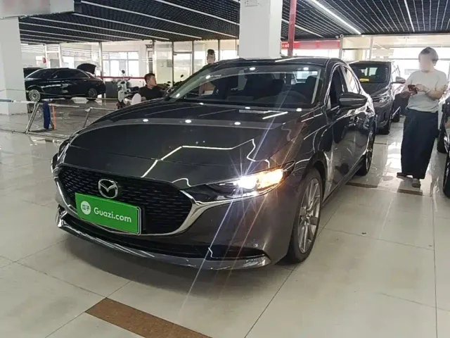 Фотография автомобиля — Mazda Axela