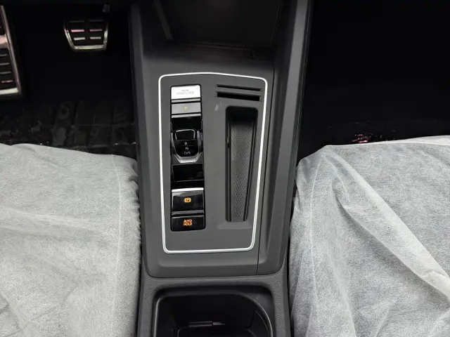 Volkswagen Golf — Фото автомобиля 12