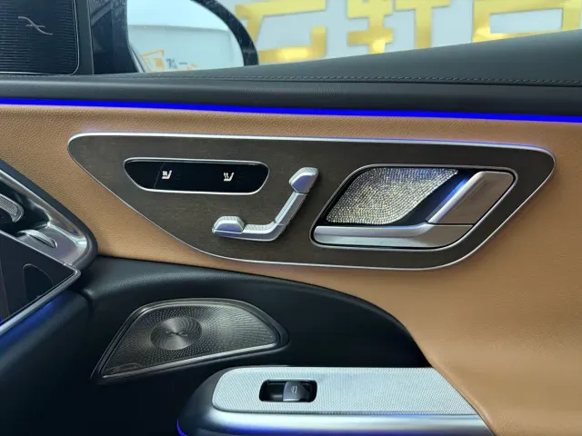 Mercedes-Benz E-Class — Фото автомобиля 10