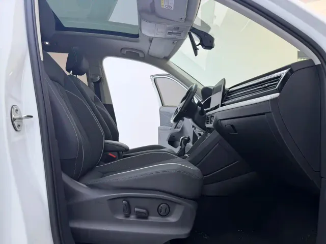 Volkswagen Tiguan L — Фото автомобиля 10
