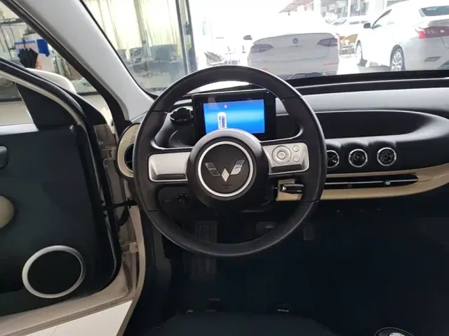 Wuling Bingo — Фото автомобиля 10