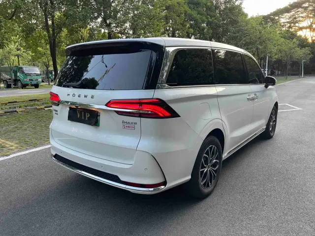 Roewe iMAX8 — Фото автомобиля 18