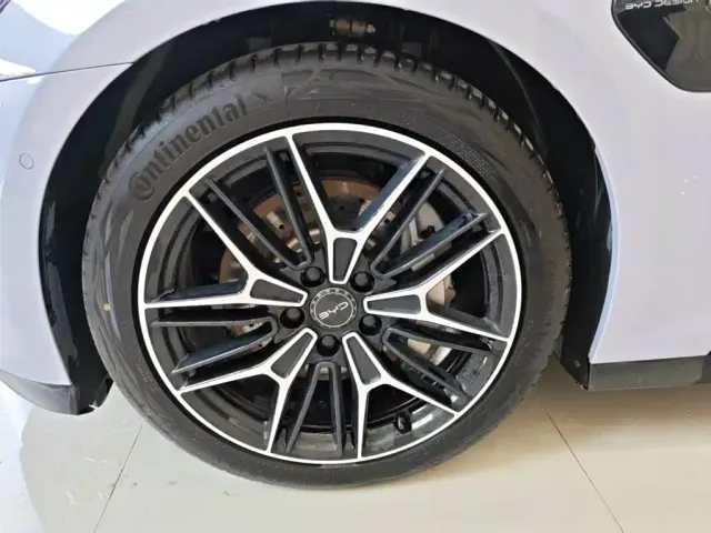 BYD Seal — Фото автомобиля 15