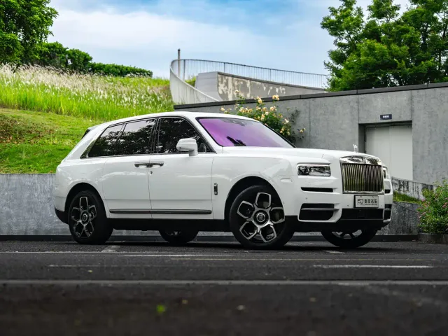 Rolls-Royce Cullinan — Фото автомобиля 3