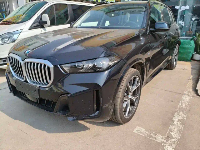 Фотография автомобиля — BMW X5