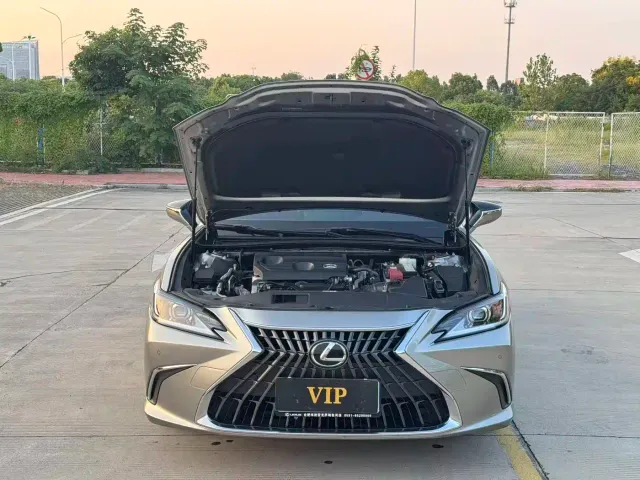 Lexus ES — Фото автомобиля 7