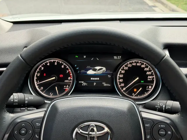 Toyota Camry — Фото автомобиля 9