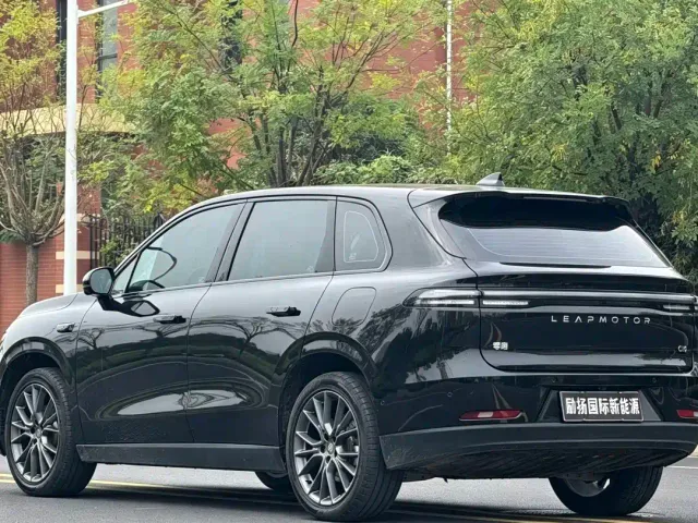 Leapmotor C10 — Фото автомобиля 7
