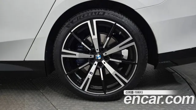 BMW 5 Series G60 — Фото автомобиля 6
