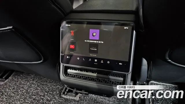 Tesla Model 3 — Фото автомобиля 25