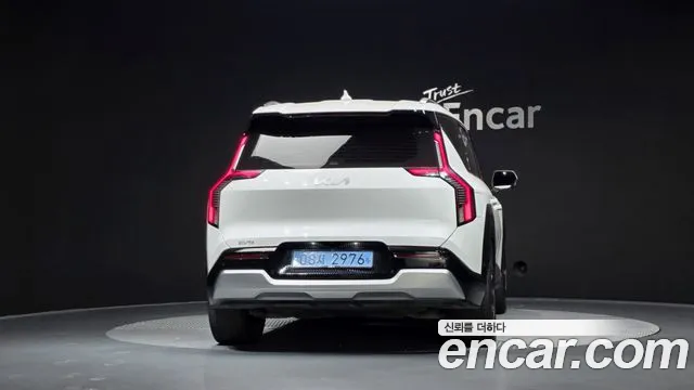 Kia EV9 — Фото автомобиля 4