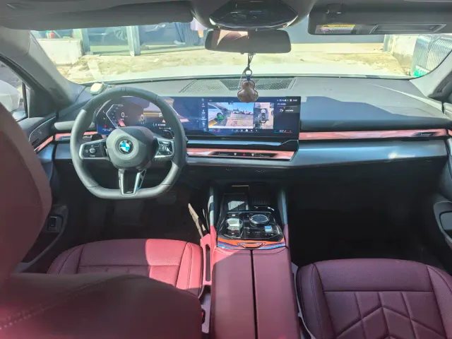 BMW 5 Series — Фото автомобиля 5