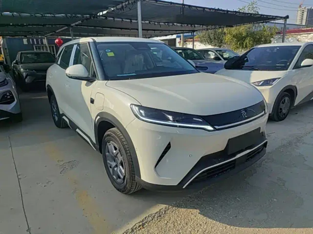 BYD Yuan UP — Фото автомобиля 3