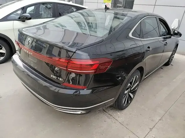 Volkswagen Passat — Фото автомобиля 4