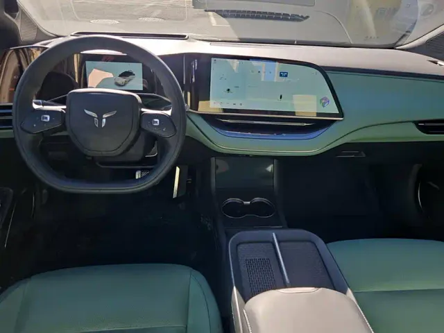 Hongqi EH7 — Фото автомобиля 12