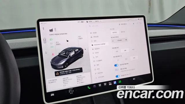 Tesla Model 3 — Фото автомобиля 22