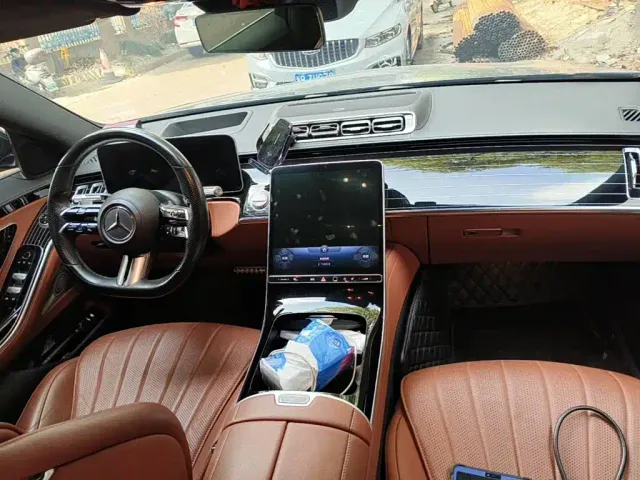 Mercedes-Benz S-Class — Фото автомобиля 12