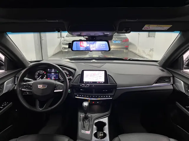 Cadillac CT4 — Фото автомобиля 11