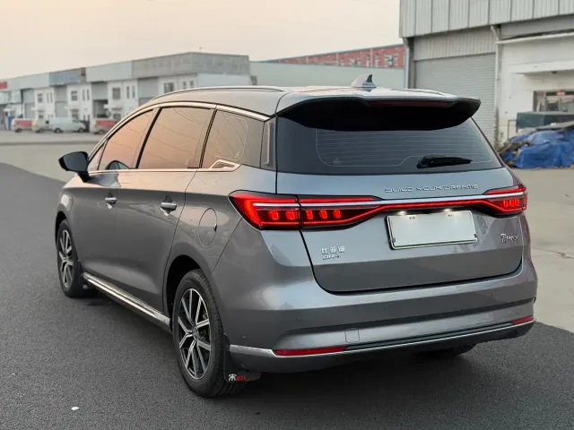 BYD Song MAX — Фото автомобиля 7