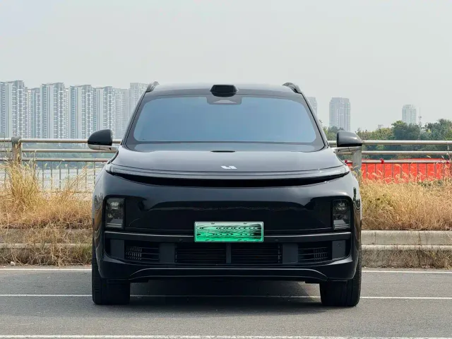 Li Auto L9 — Фото автомобиля 2