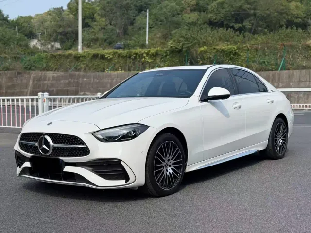 Фотография автомобиля — Mercedes-Benz C-Class
