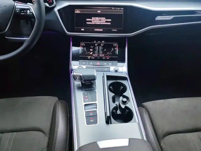 Audi A7L — Фото автомобиля 16