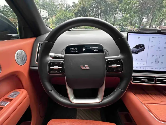 Li Auto L9 — Фото автомобиля 22