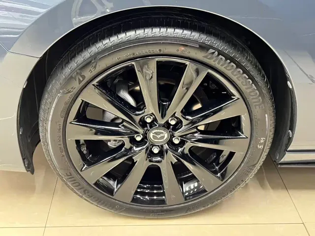 Mazda Axela — Фото автомобиля 24