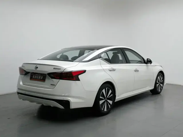 Nissan Teana — Фото автомобиля 2