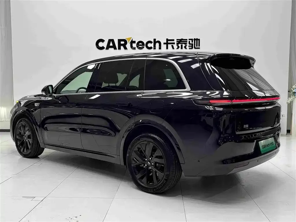 Li Auto Li L8 2023 Pro — Фото автомобиля 12