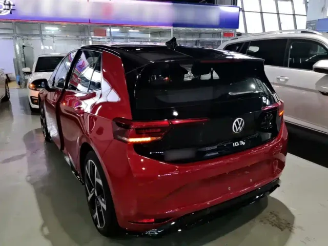 Volkswagen ID.3 — Фото автомобиля 4