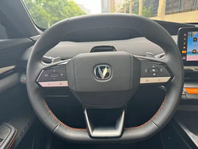 Changan UNI-V — Фото автомобиля 13