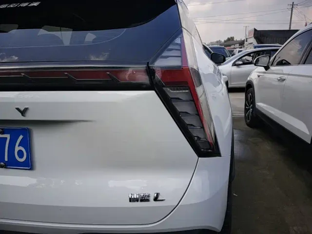 Geely Boyue L — Фото автомобиля 7