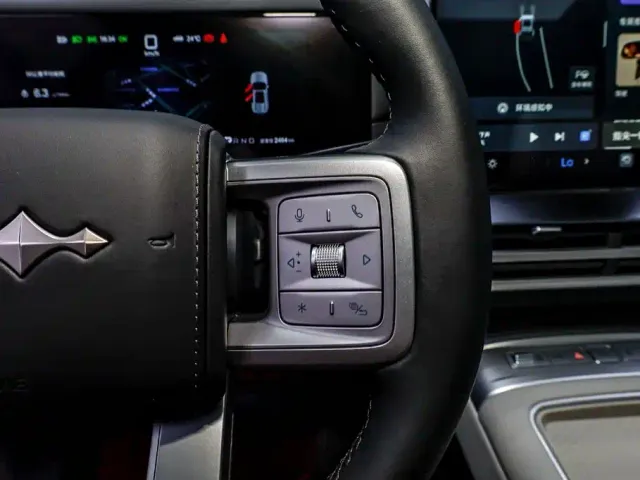 BYD FangChengBao Titanium 7 — Фото автомобиля 14