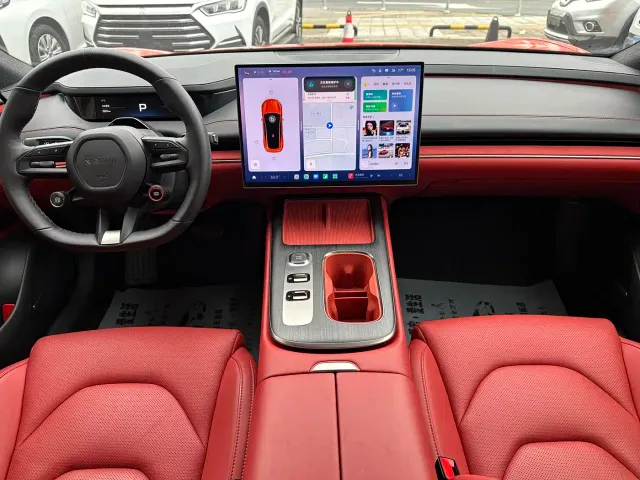 Xiaomi SU7 — Фото автомобиля 16