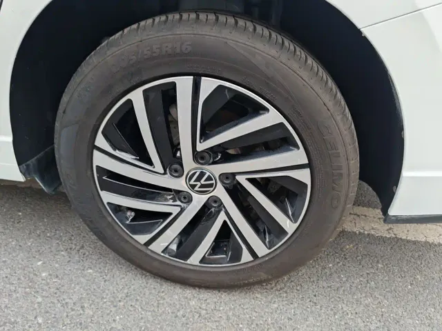 Volkswagen Lavida — Фото автомобиля 13
