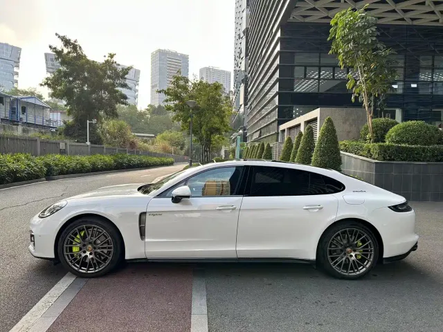 Porsche Panamera — Фото автомобиля 3