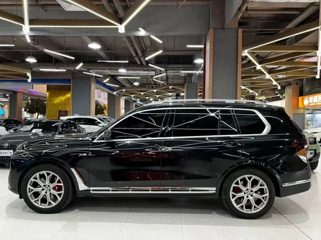 BMW X7 — Фото автомобиля 13