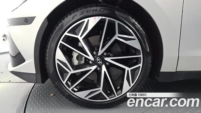 Hyundai Ioniq6 — Фото автомобиля 5