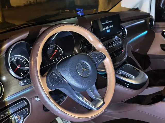 Mercedes-Benz V-Class — Фото автомобиля 11