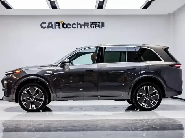 Li Auto L8 — Фото автомобиля 5