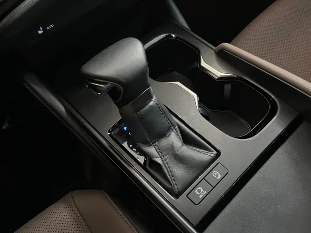 Lexus ES — Фото автомобиля 17