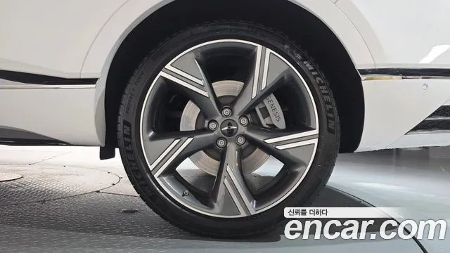 Genesis GV80 2.5T Бензин 2WD — Фото автомобиля 21